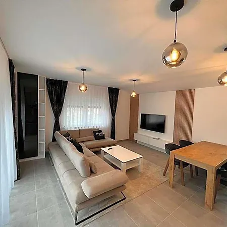 Hotel Grand *